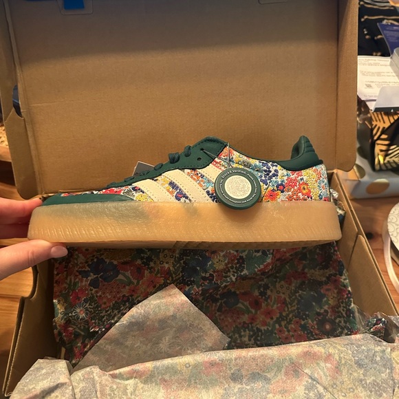 Adidas Green Sneakers with Floral Accents - Picture 5 of 5